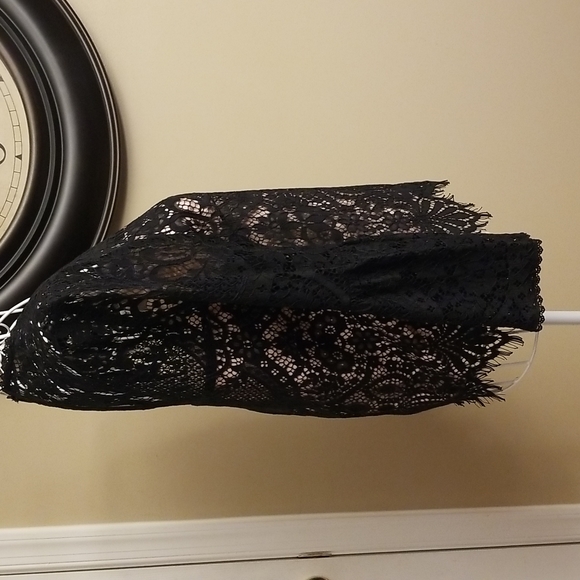 Women's Cupcakes and Cashmere black lace top NWT - Picture 5 of 11